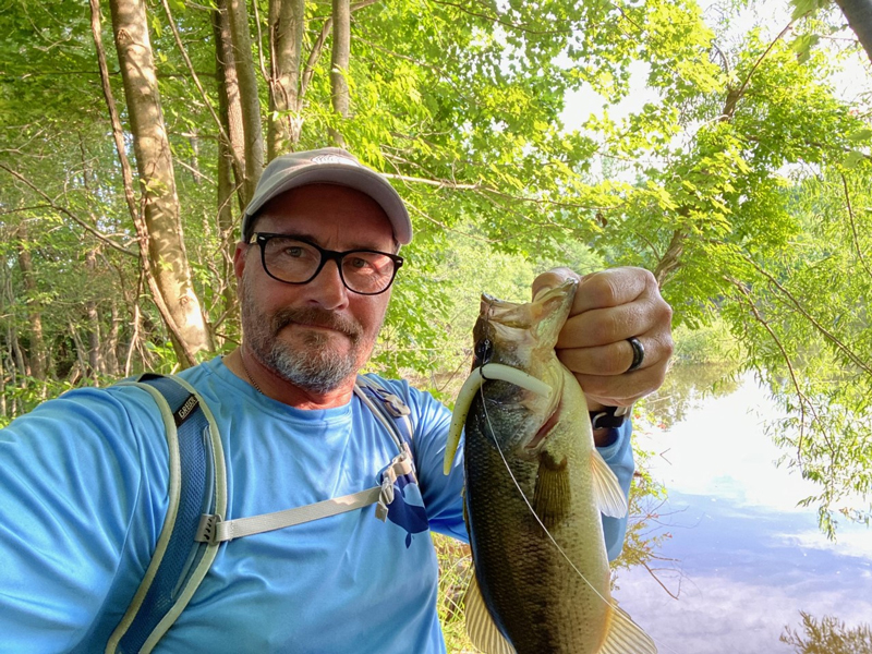 largemouth bass fishing with wacky worms